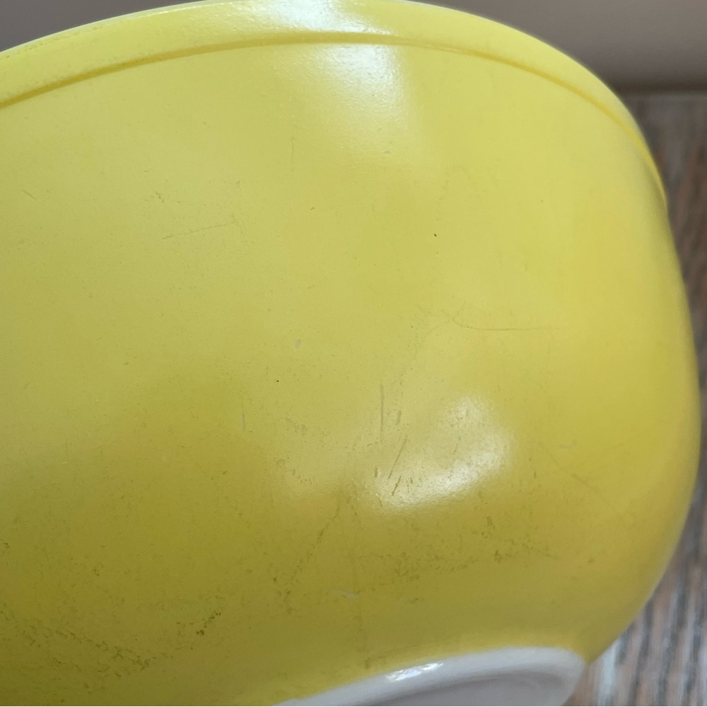 Vintage Pyrex Primary Yellow Nesting Mixing Bowl❤️ - Picture 7 of 8